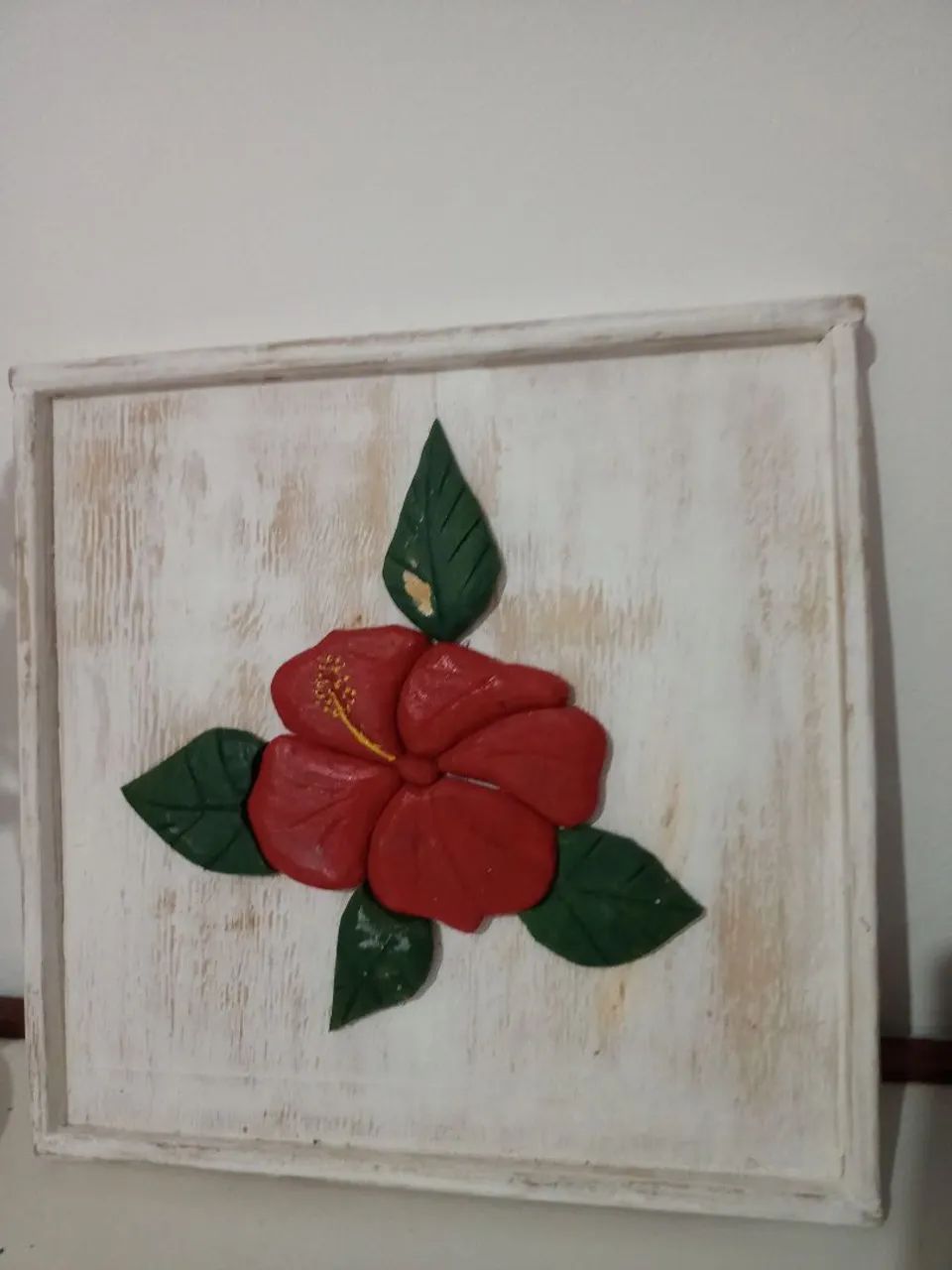 Quadro com flor de madeira 