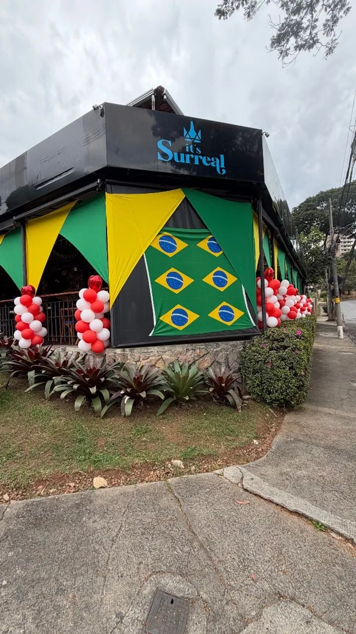 IT'S SURREAL BAR E RESTAURANTE  - Foto 4