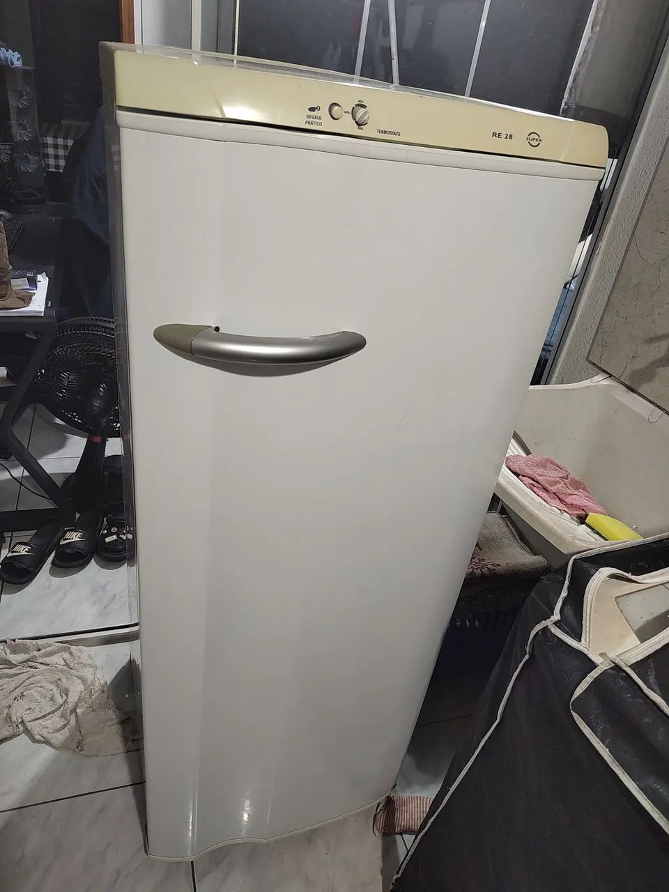 Vende-se Geladeira Eletrolux 