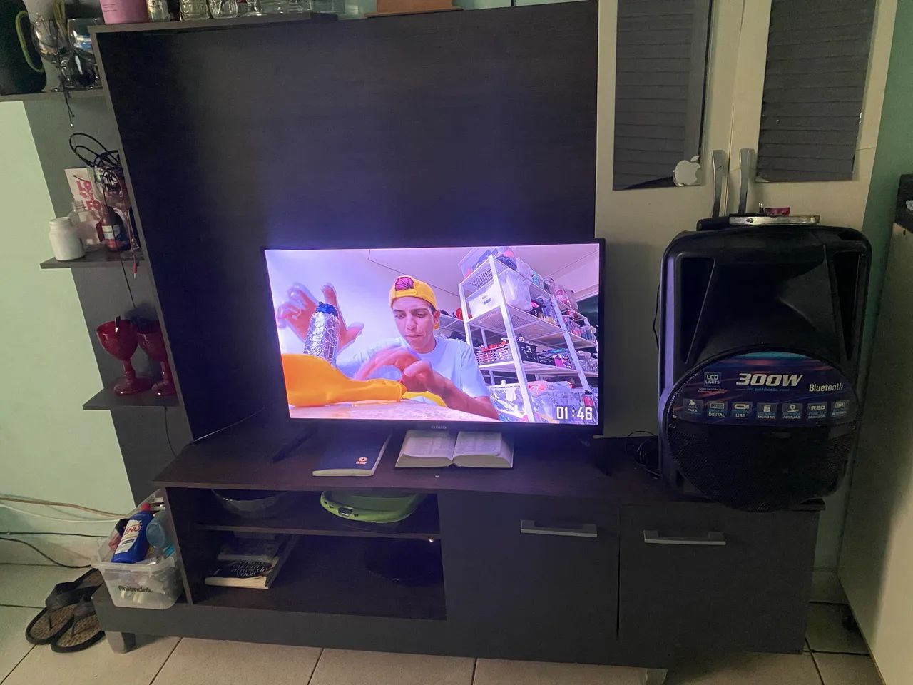 Rack para tv e objetos 