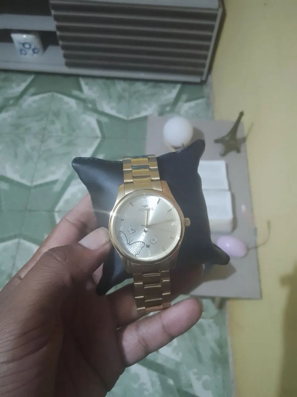 Vendo relógio technos banhando a ouro nunca usado - Foto 4