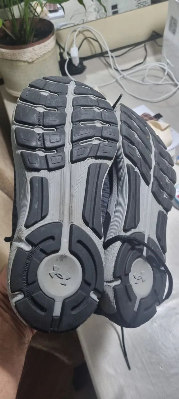 Tênis Under Armour - Conforto e Estilo - Foto 3