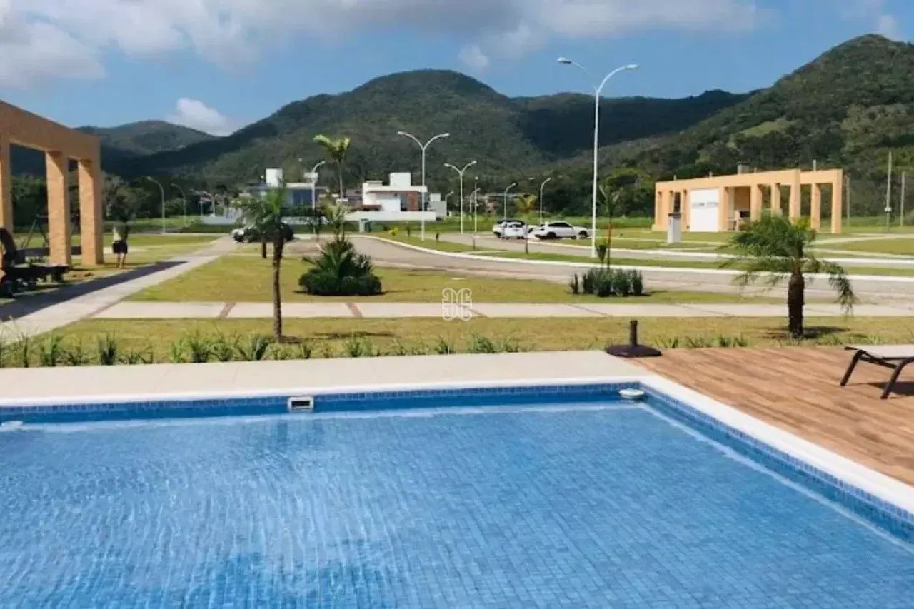 Terrenos à Venda em Ratones Florianópolis 588 m²