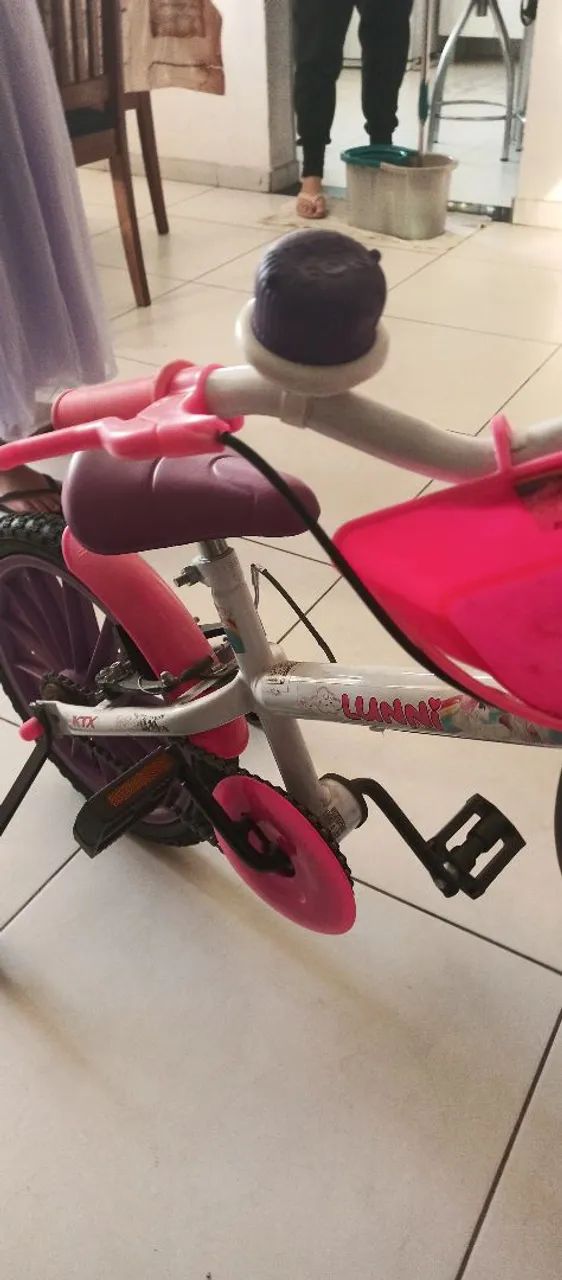 BICICLETA INFANTIL PRINCESAS ARO 1 COM CAPACETE  - Foto 5