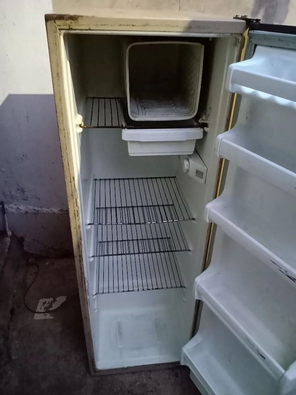 Geladeira pequena conserva boa econômica  - Foto 2