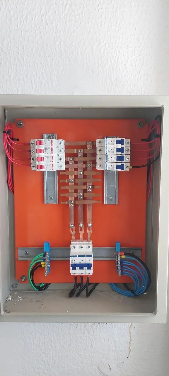 Eletricista e técnico em Eletrotécnica, reparos e instalações. - Foto 4