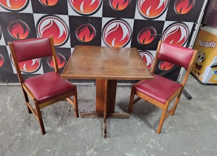 Conjunto de mesas e cadeiras para restaurante 