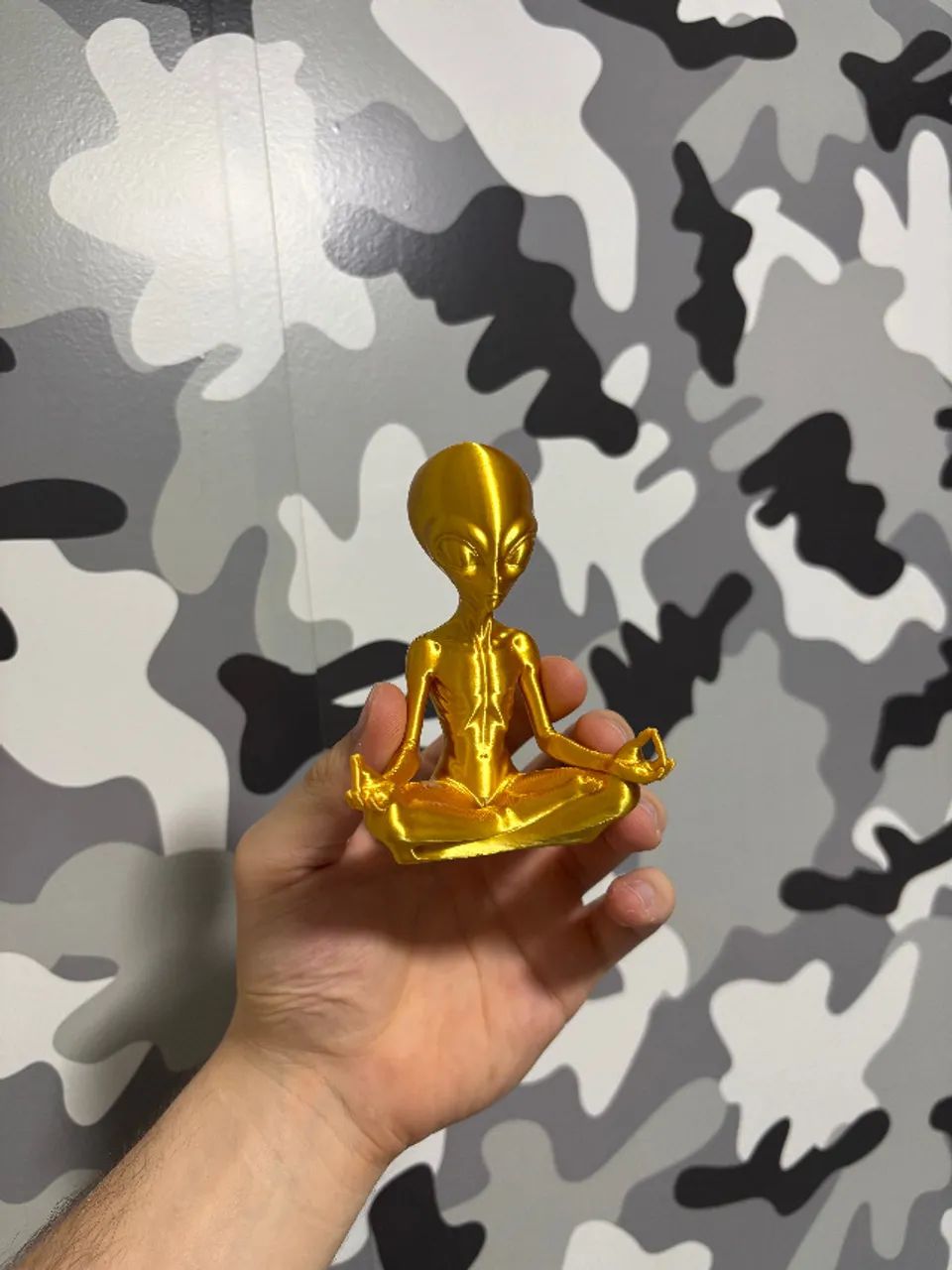 Combo Figure Alien Meditando - Dourado e Prateado - Foto 5
