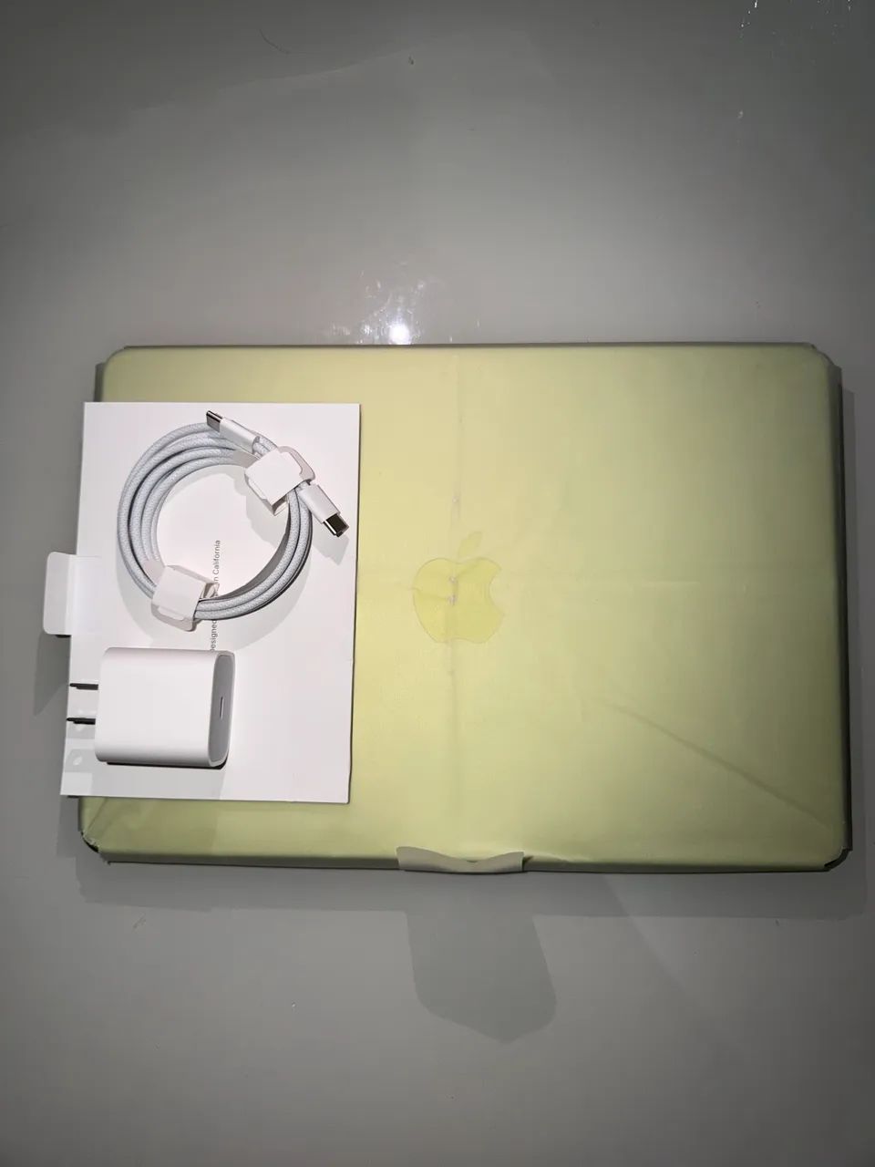 MacBook Neo 512Gb 13Polegadas 1ano garantia apple Silver e verde 