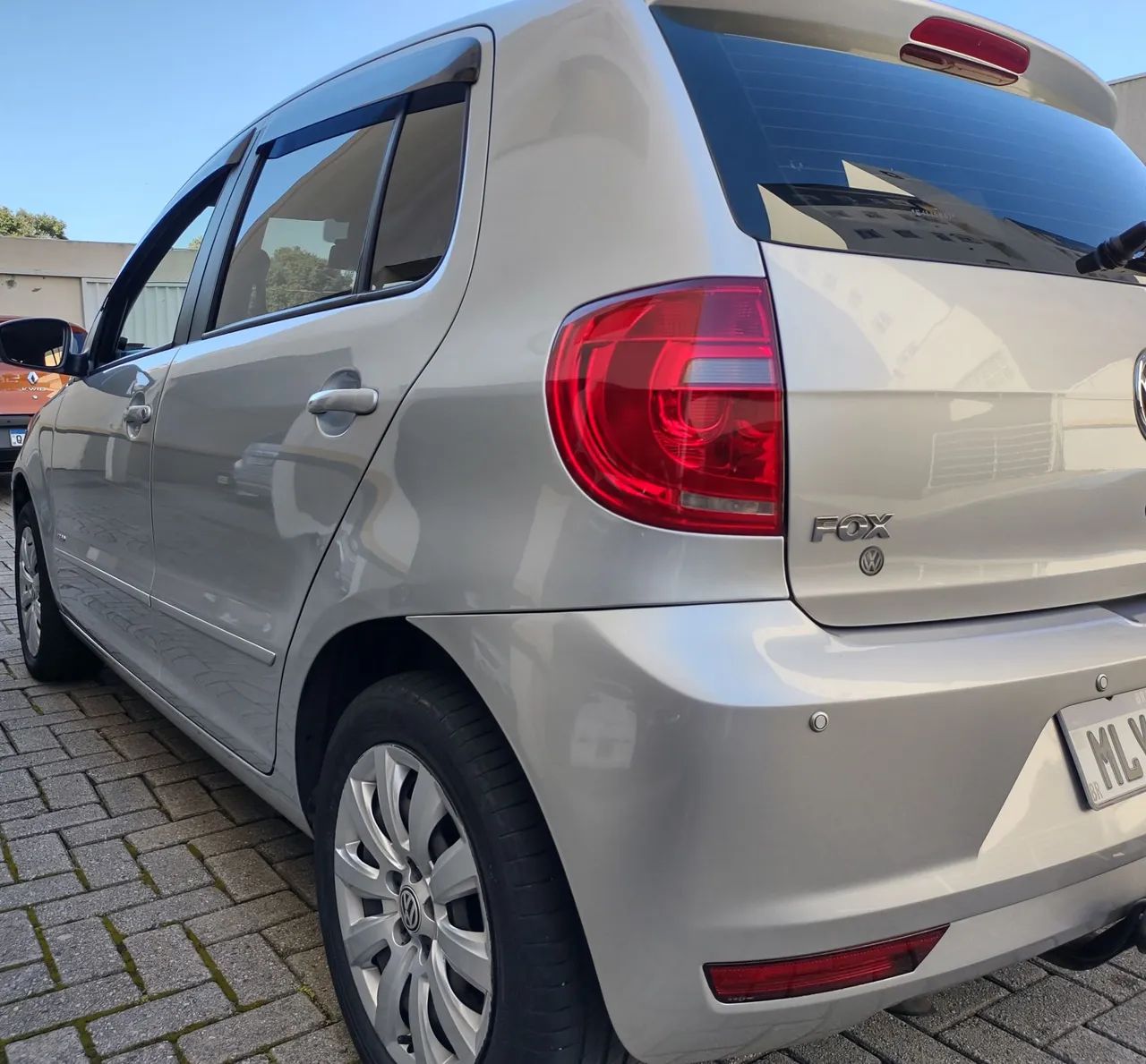 Volkswagen Fox 1.0 MI Total Flex 8V 5P 2014 - Foto 4