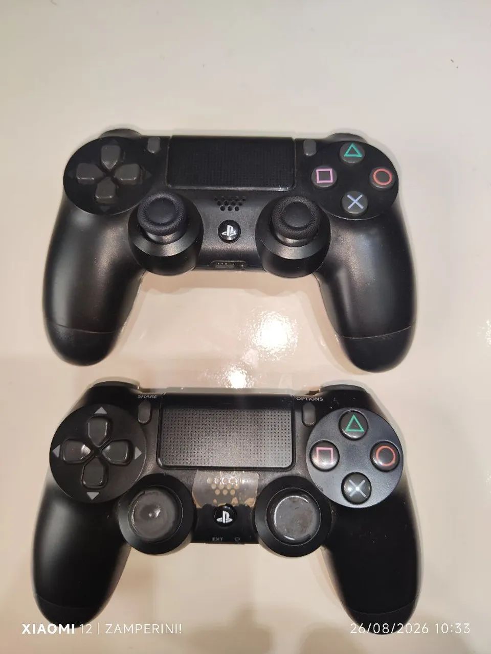 PS4 Slim 500GB + 2 Controles - Foto 3