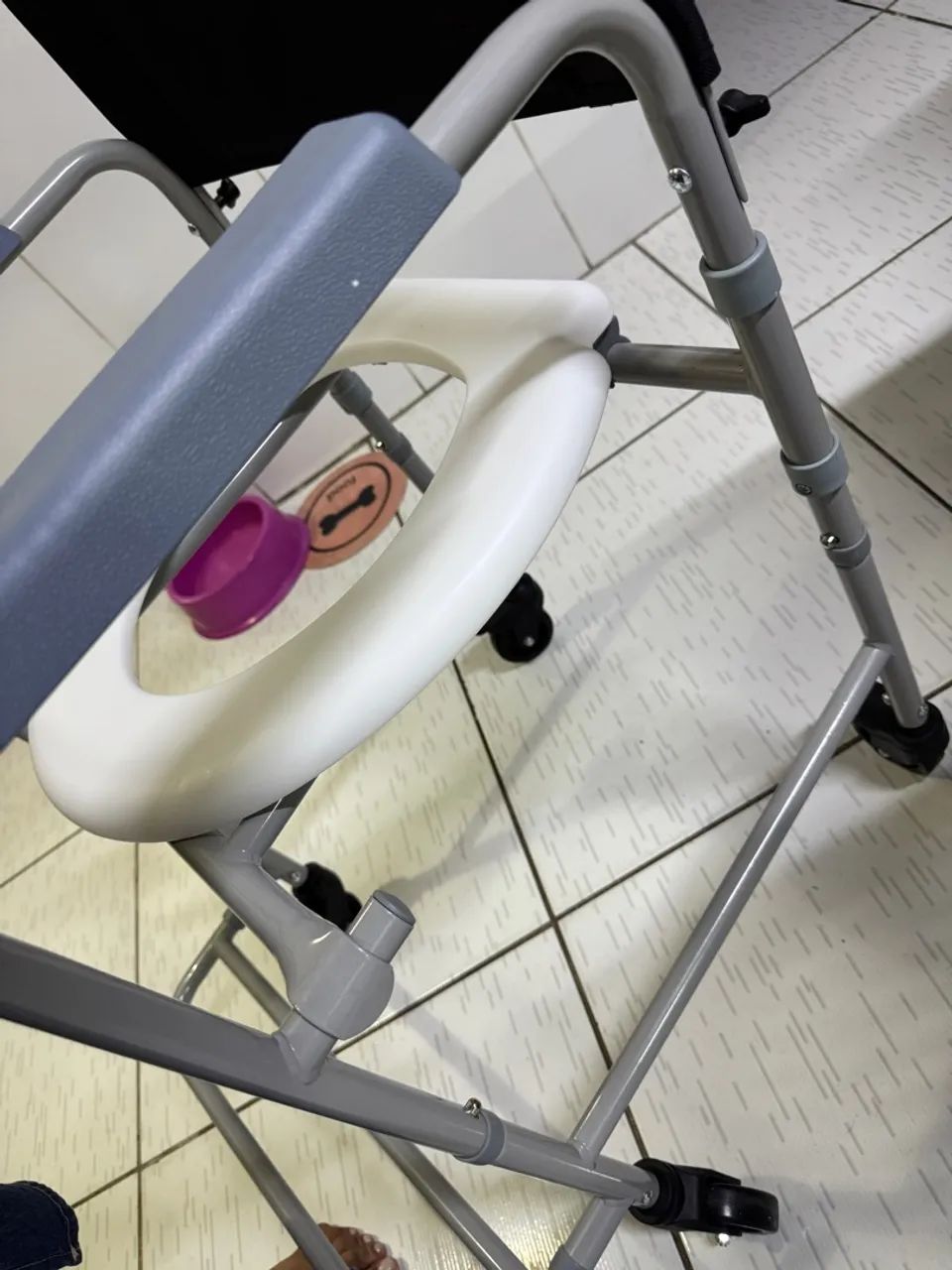 CADEIRA DE BANHO DOBRÁVEL  - Foto 3