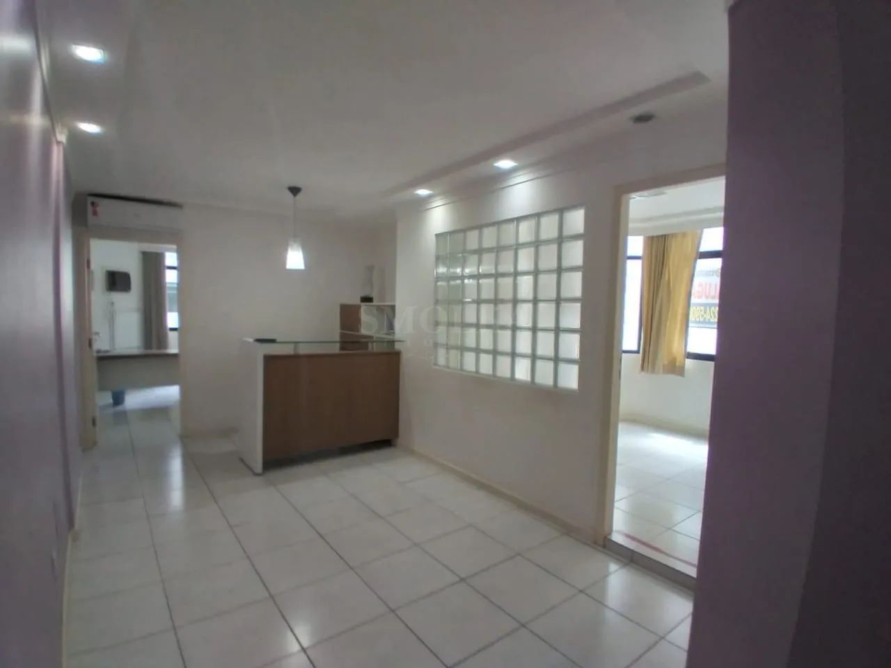 Sala comercial mobiliada 100m² no Centro, 3 repartições, recepção e 1 vaga - Foto 3