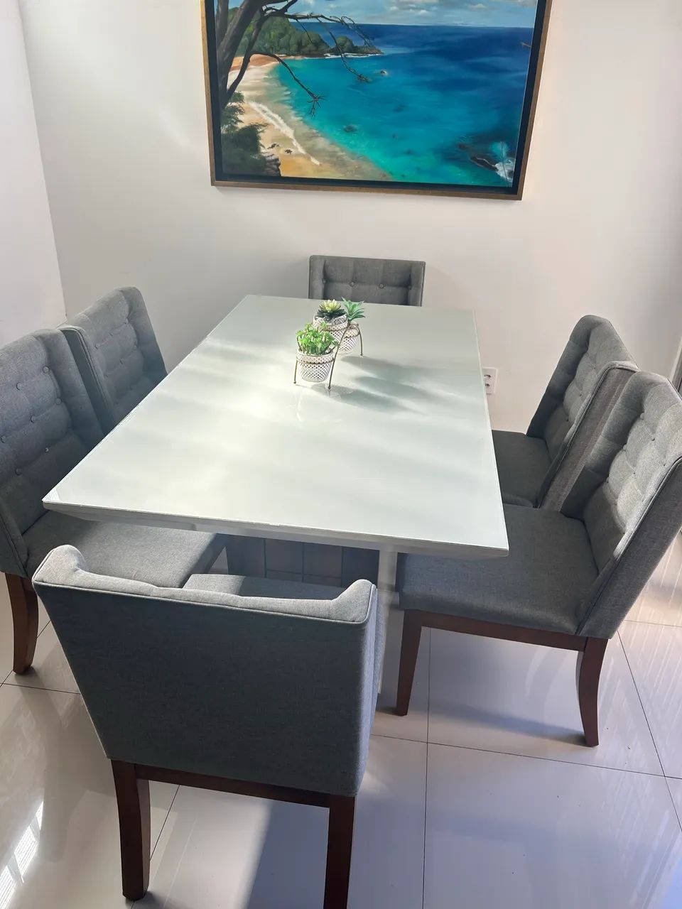 Conjunto mesa e 6 cadeiras 