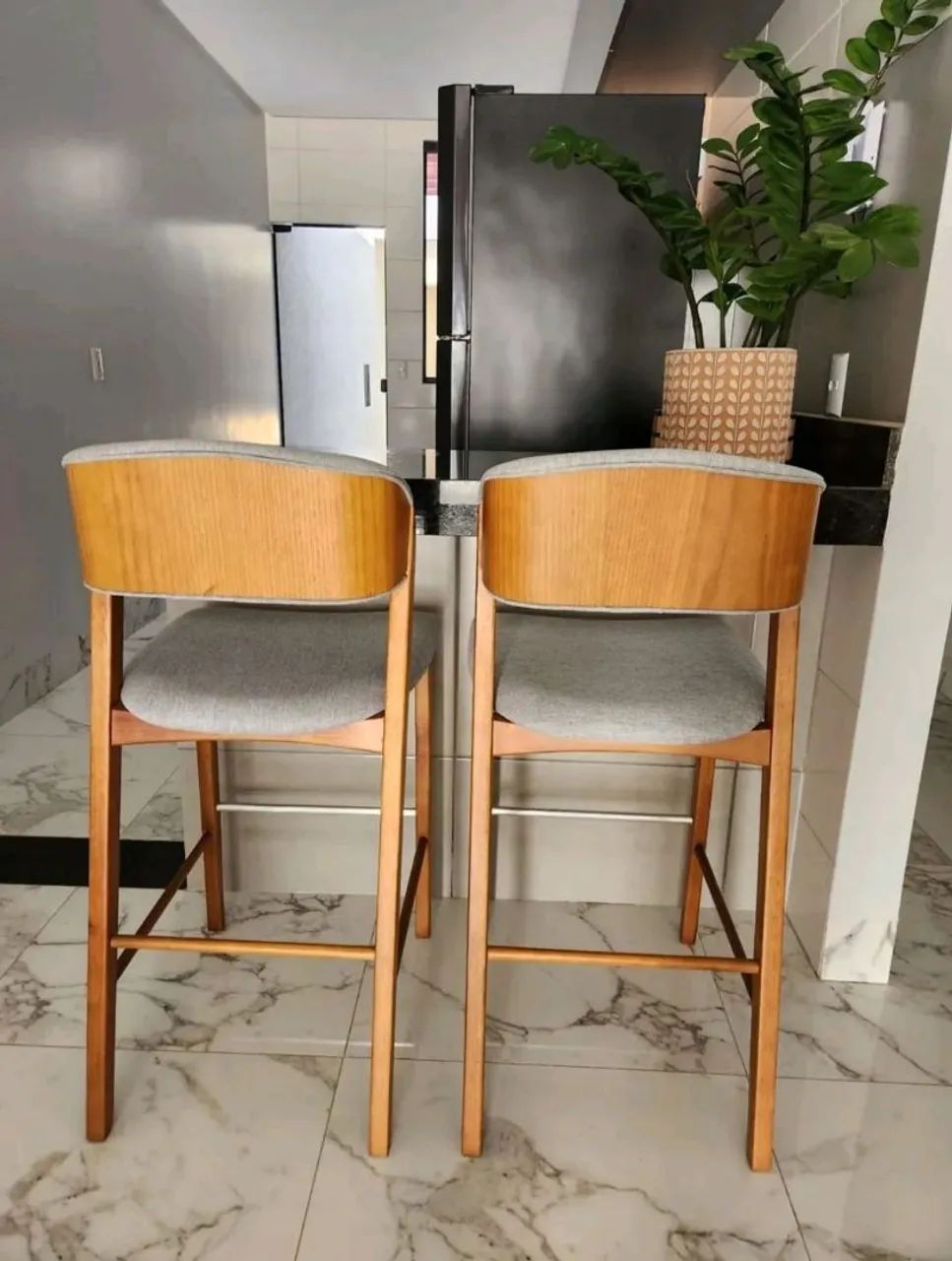 Banquetas em Madeira Maciça - Design Sofisticado (2 unidades)