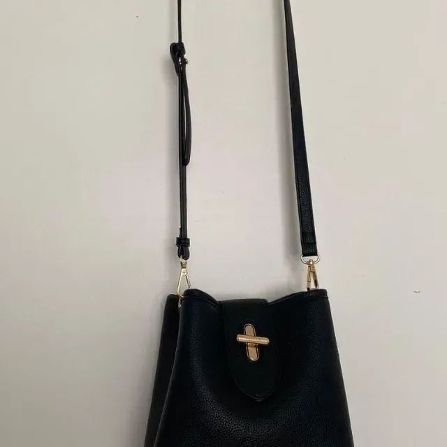 Bolsa Preta Arezzo - Foto 2