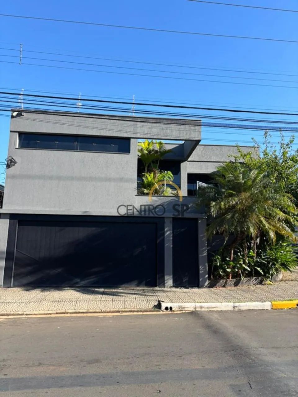 Loja para aluguel e venda com 242 m²