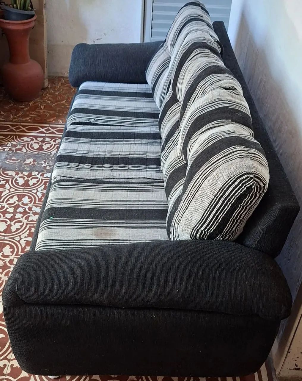 Mesa e sofá. Retirada Imbiribeira. - Foto 4