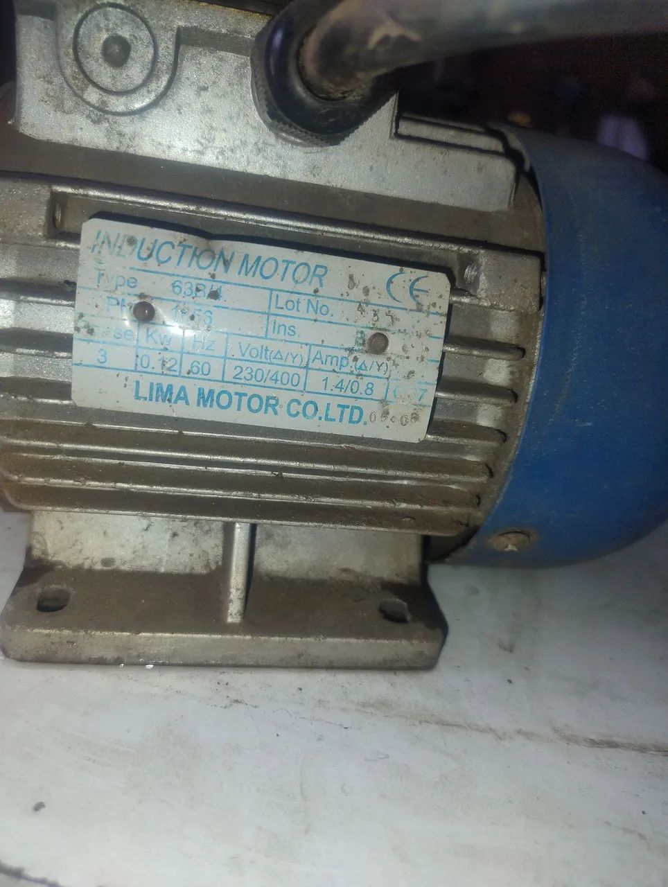 Motor elétrico trifásico 