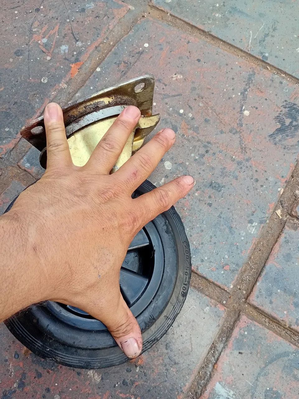 Pneu "carrinho)" - Foto 3
