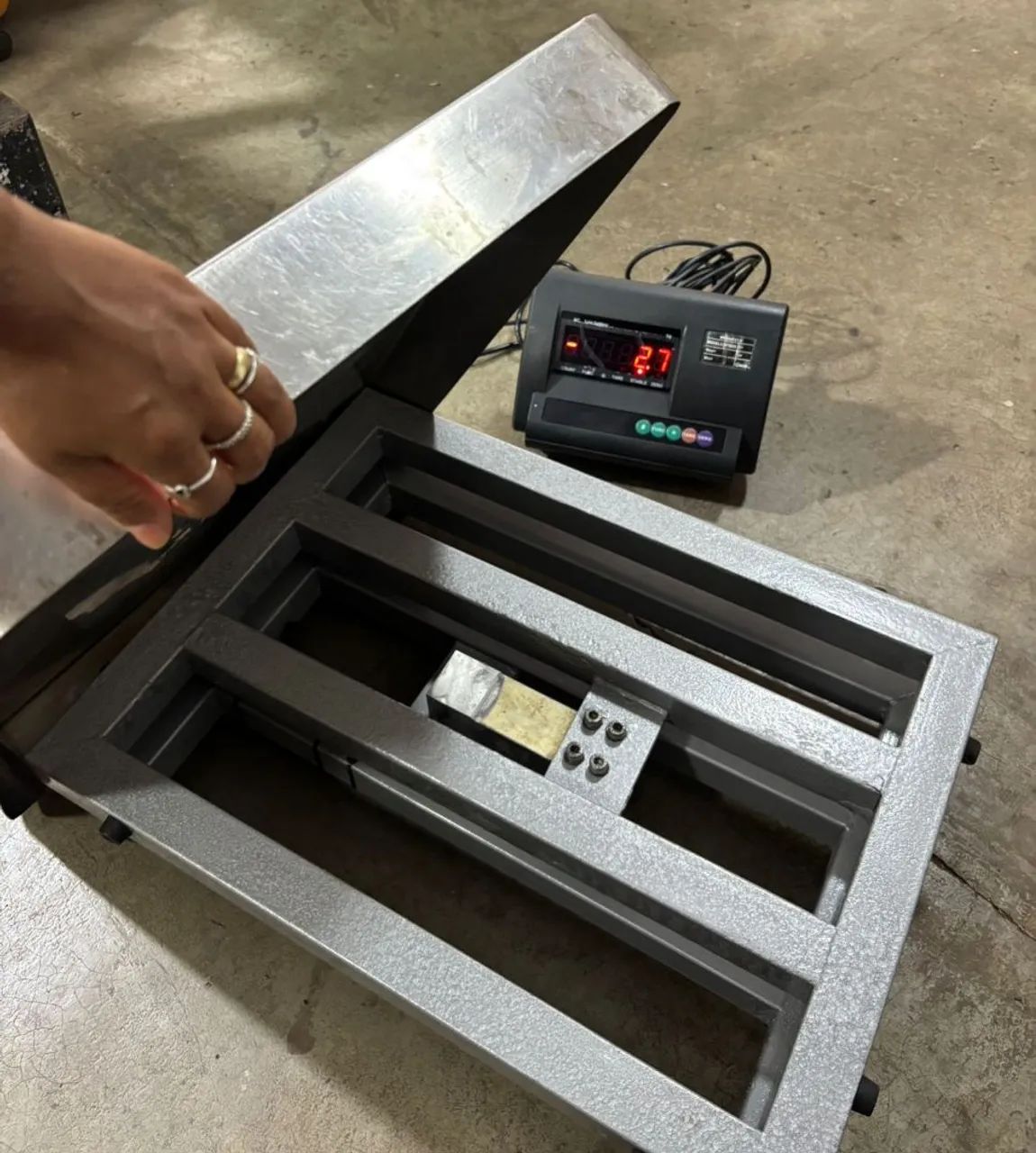 Balança Weightec 300 kg com bateria  - Foto 2