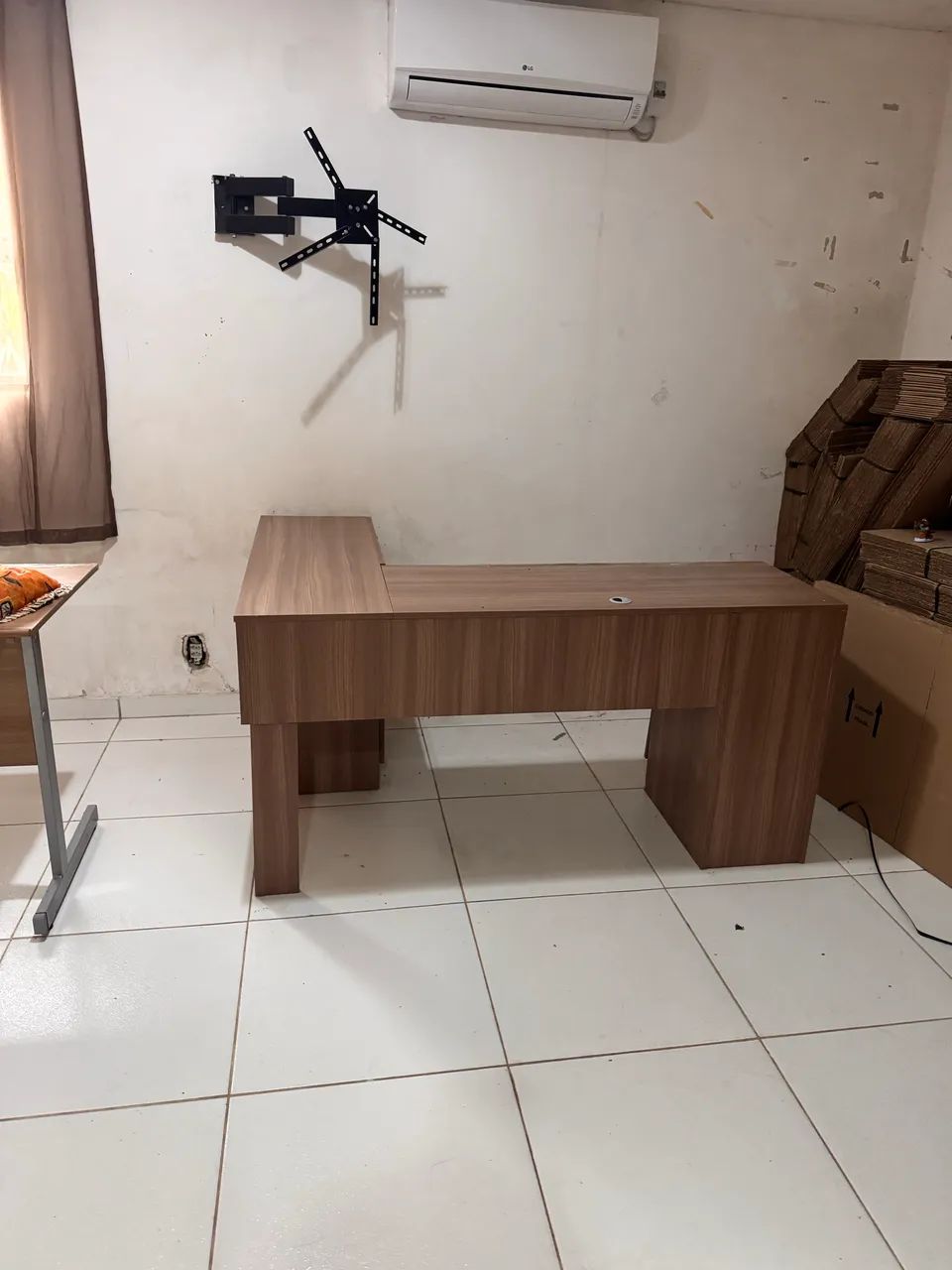Mesa de escritório em L - Foto 2