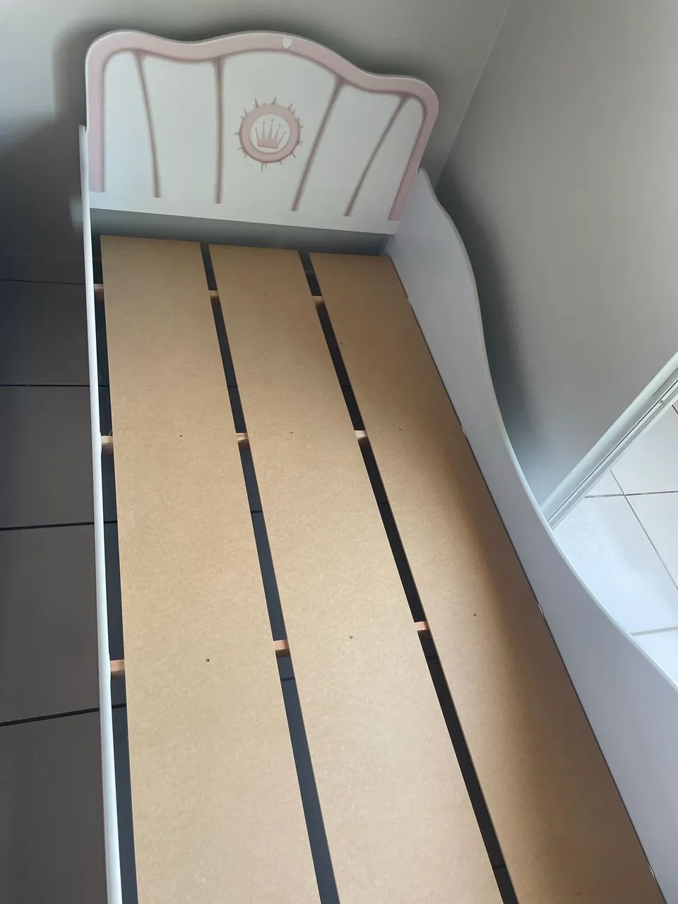 Vende- se cama de solteiro estilo carruagem  - Foto 3