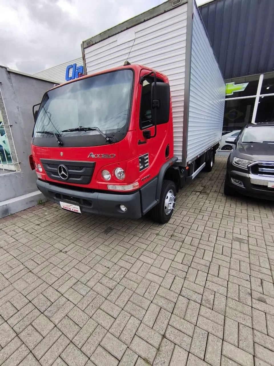 Mercedes acello 1016 baú  - Foto 4