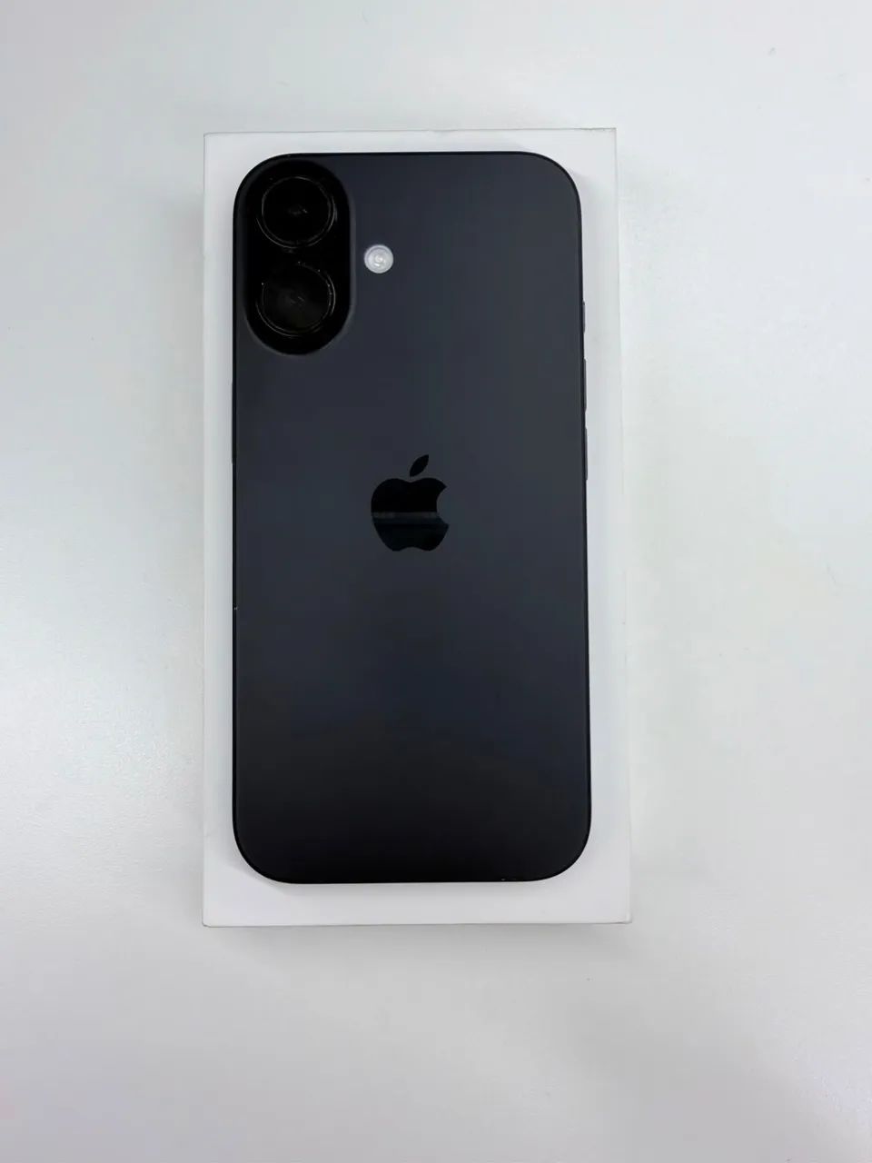 iPhone 16 - 128gb - 100% bateria 