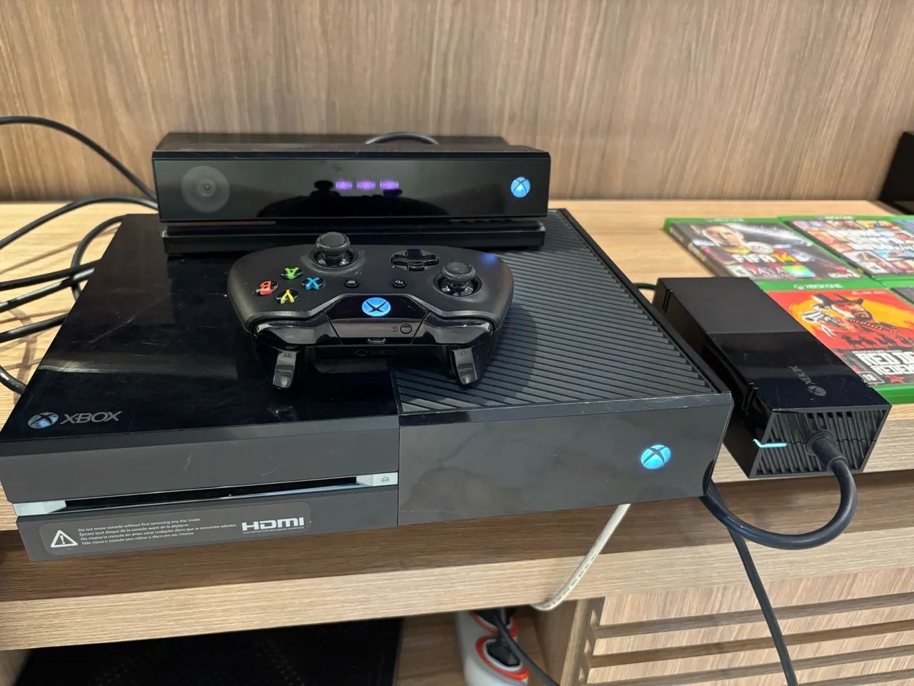 XBOX One, com Kinect, controle e jogos
