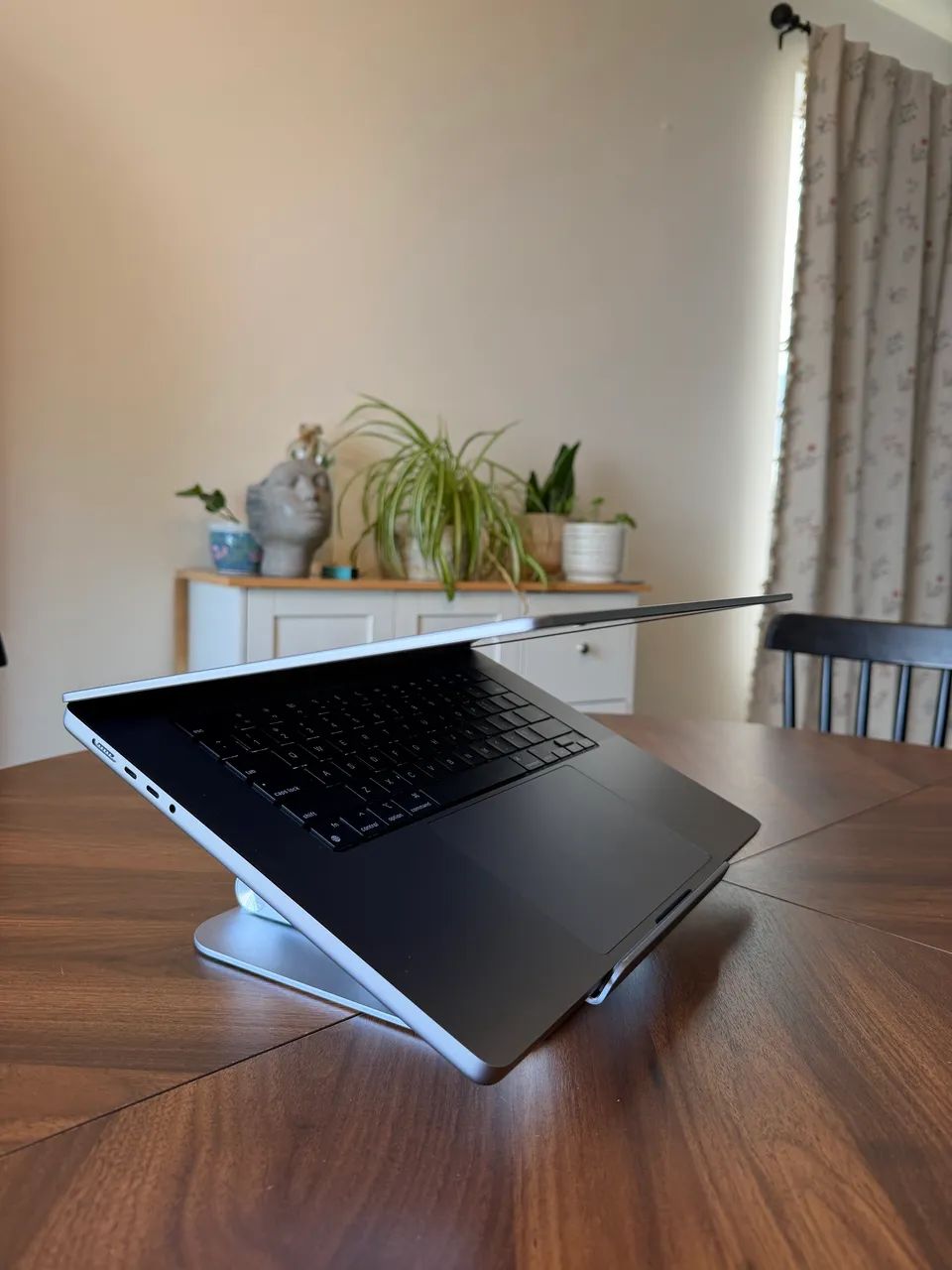 MacBook Pro 16 M1 Max 32-Core GPU (versão mais forte do M1 Max), 32GB RAM, 1TB SSD. - Foto 3
