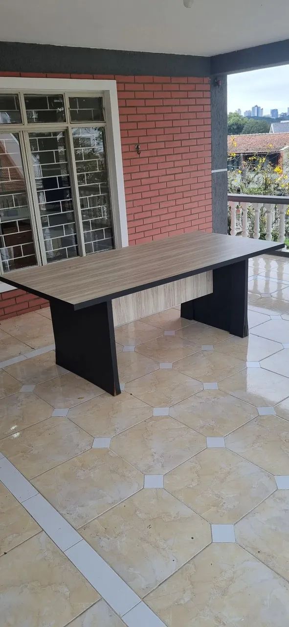 Mesa de reunião (sem cadeiras)