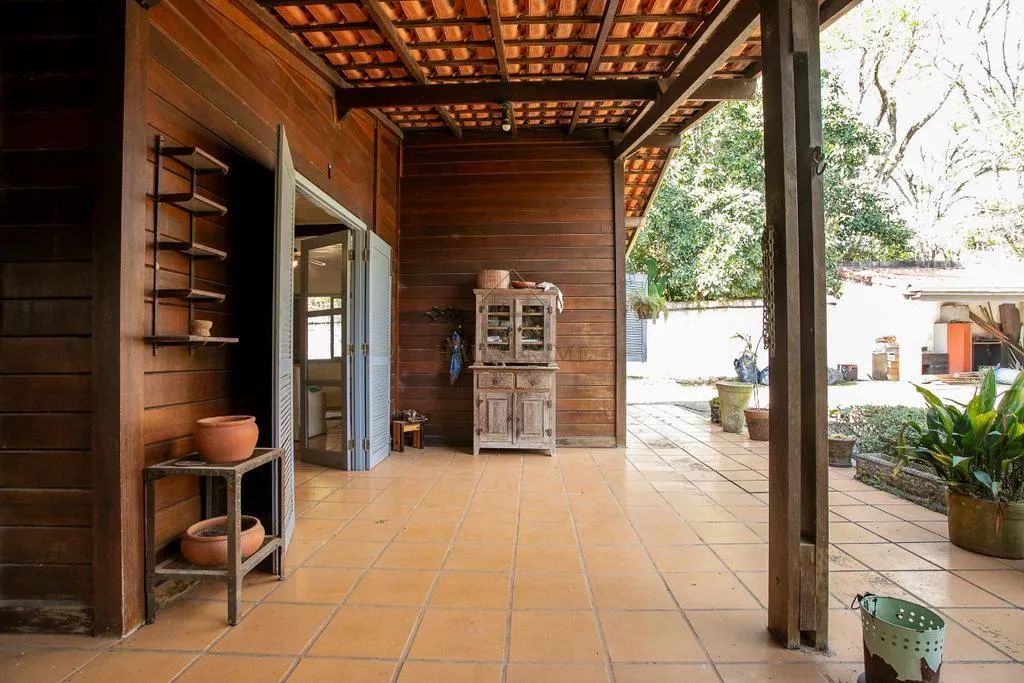 Casa à venda e para alugar em Cotia, Jardim Colibri, com 5 quartos, com 280 m² - Foto 4