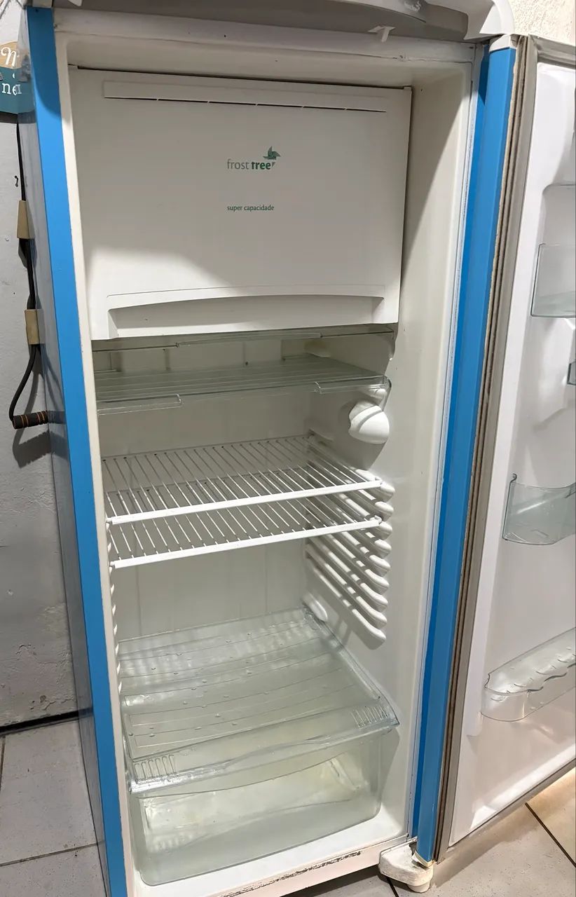 Geladeira consulfacilite froostee