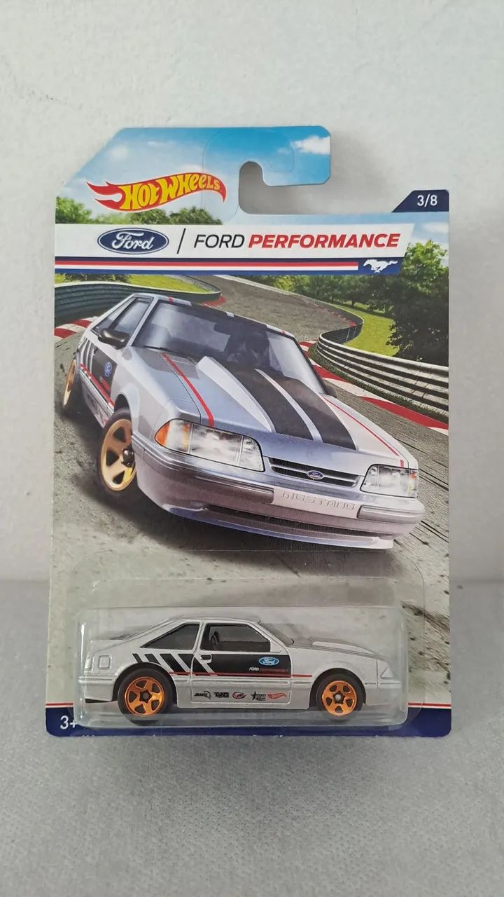 * MT 2 Ford Performance Hot Wheels Mustang 92 + Custom 2014 Novos e Lacrados  - Foto 2