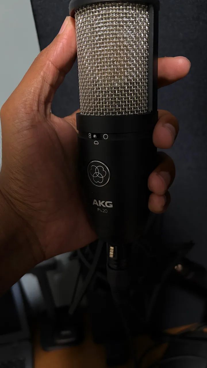 Microfone Condensador AKG P420 + Maleta + Phantom Power 48V + Pedestal (Kit Completo) - Foto 3