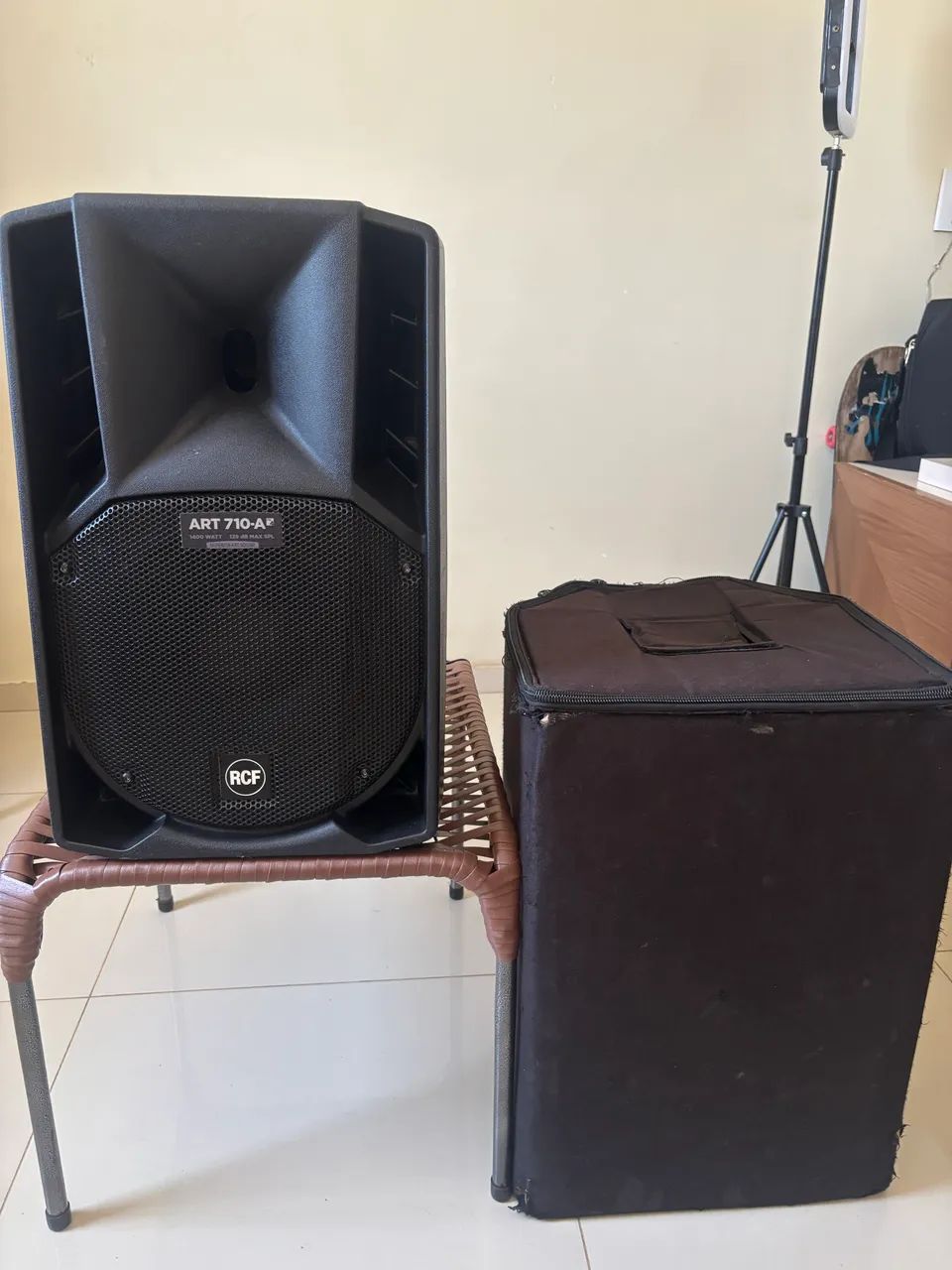Caixa de Som RCF 710 - Foto 2