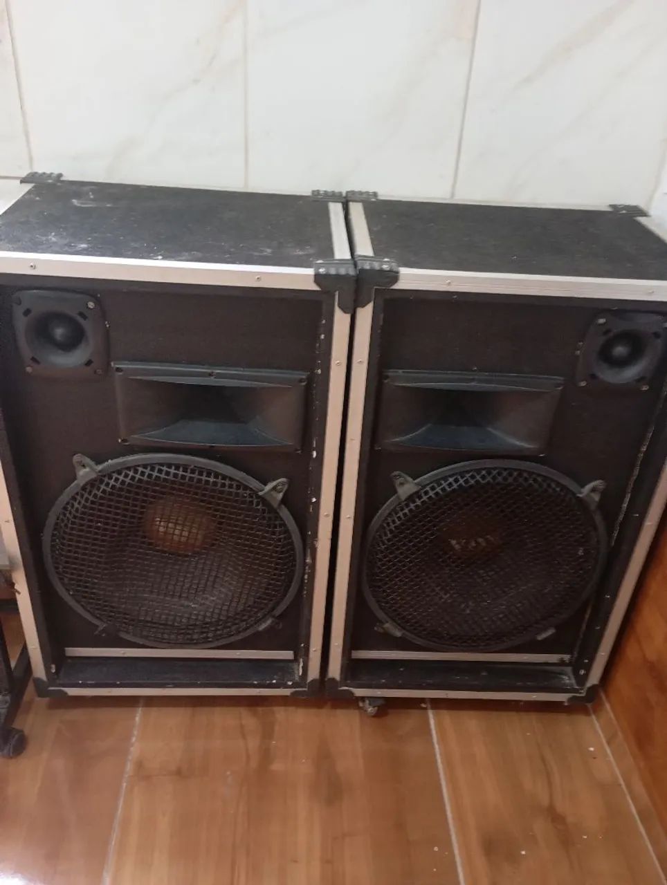 Vendo caixas, mesa de som e potência. - Foto 4