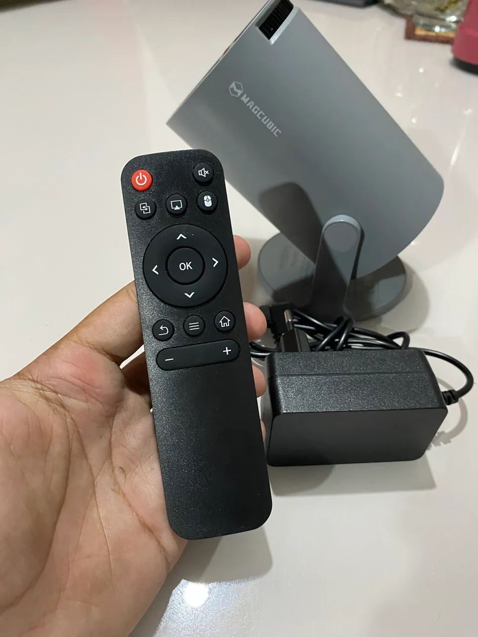 HY3OO Pro Projector