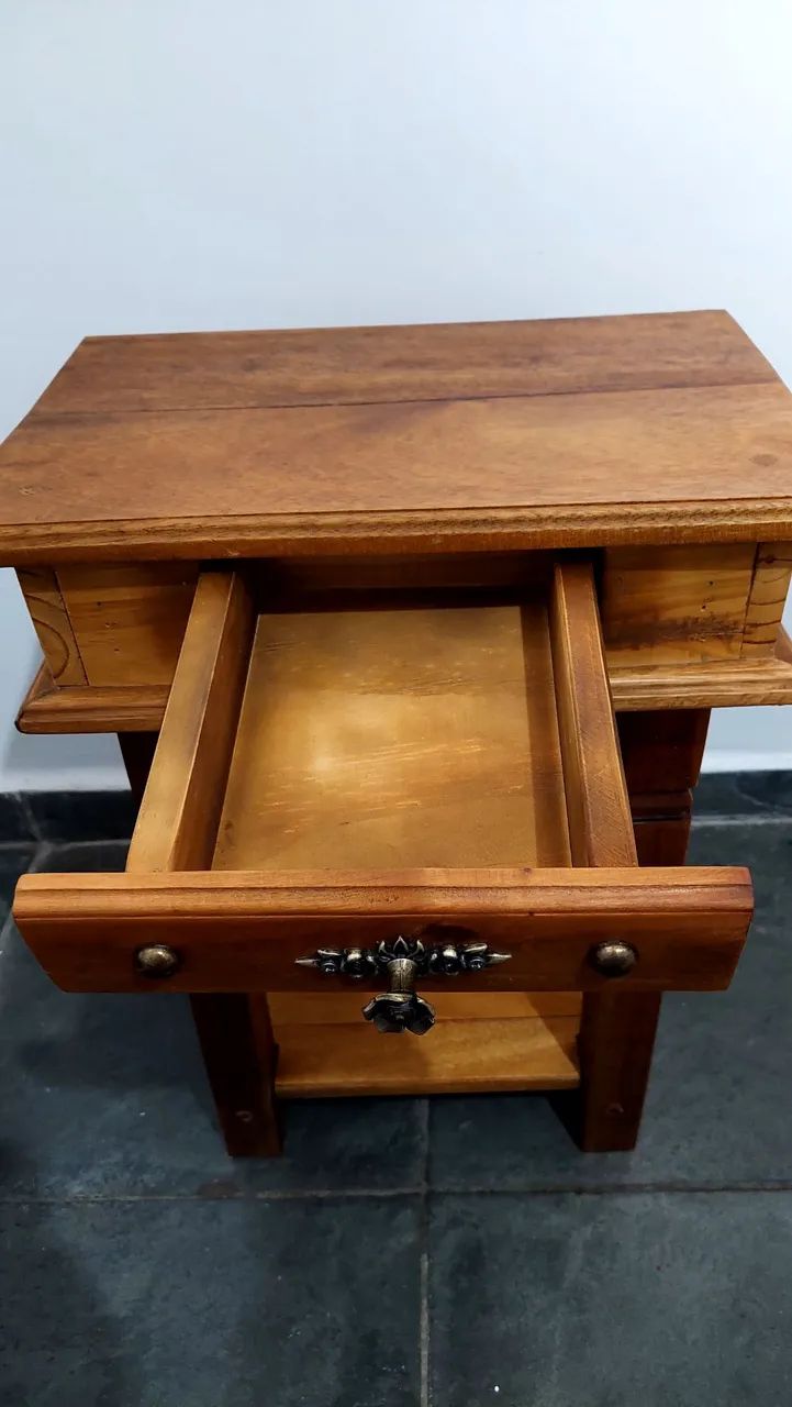 Mesa de cabeceira em madeira - Foto 2