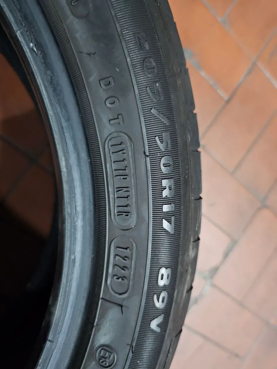 4 Pneus 205/50/17 Goodyear meia vida - Foto 3