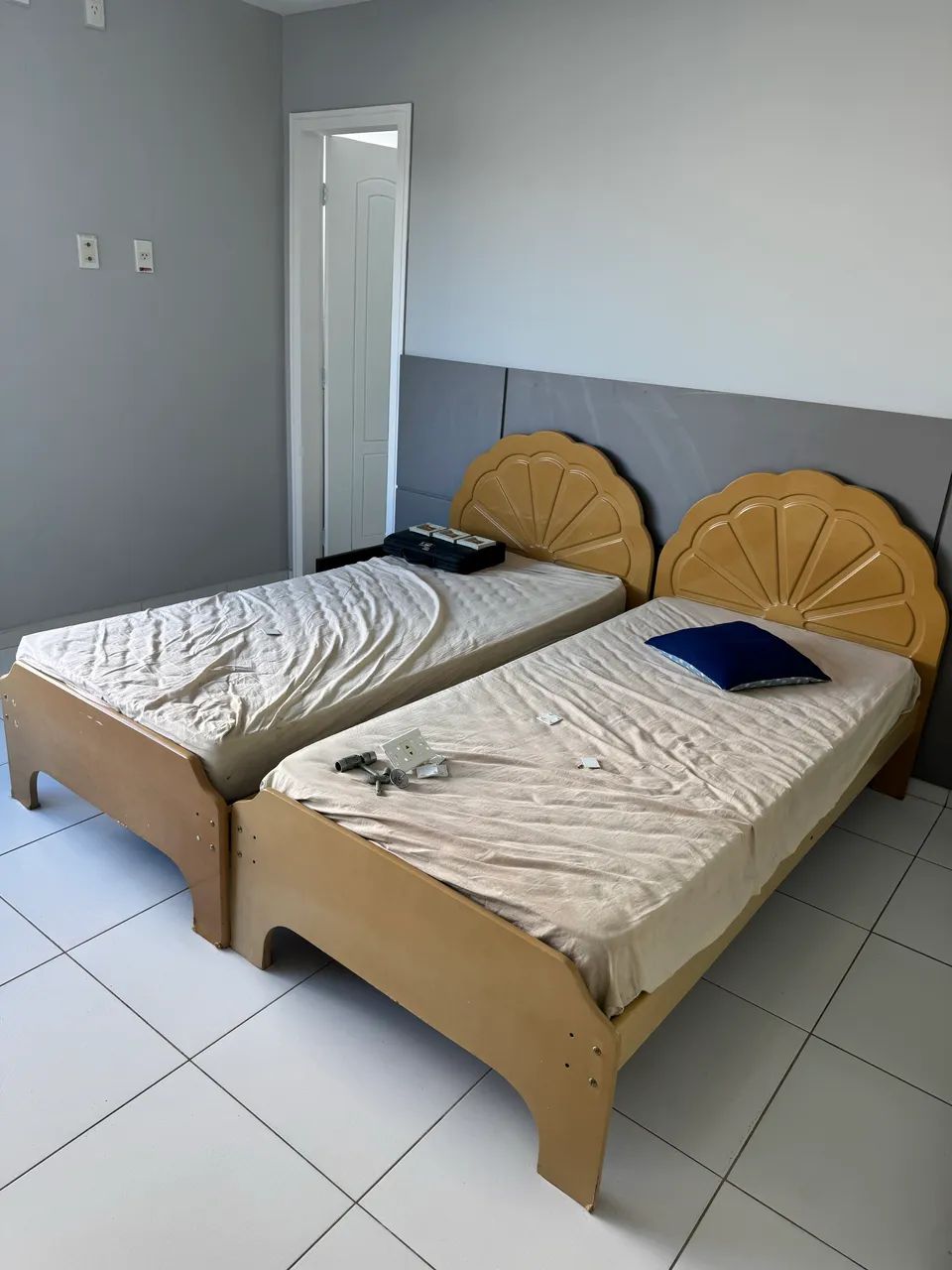 1 Cama casal + 2 cama solteiro (SEM COLCHÕES) - Foto 2