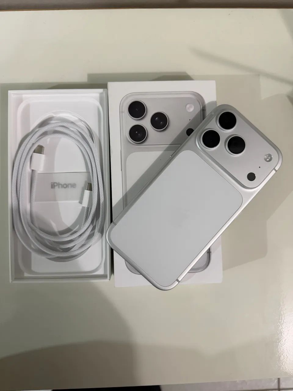 iPhone 17 pro - 256 GB - NA CAIXA