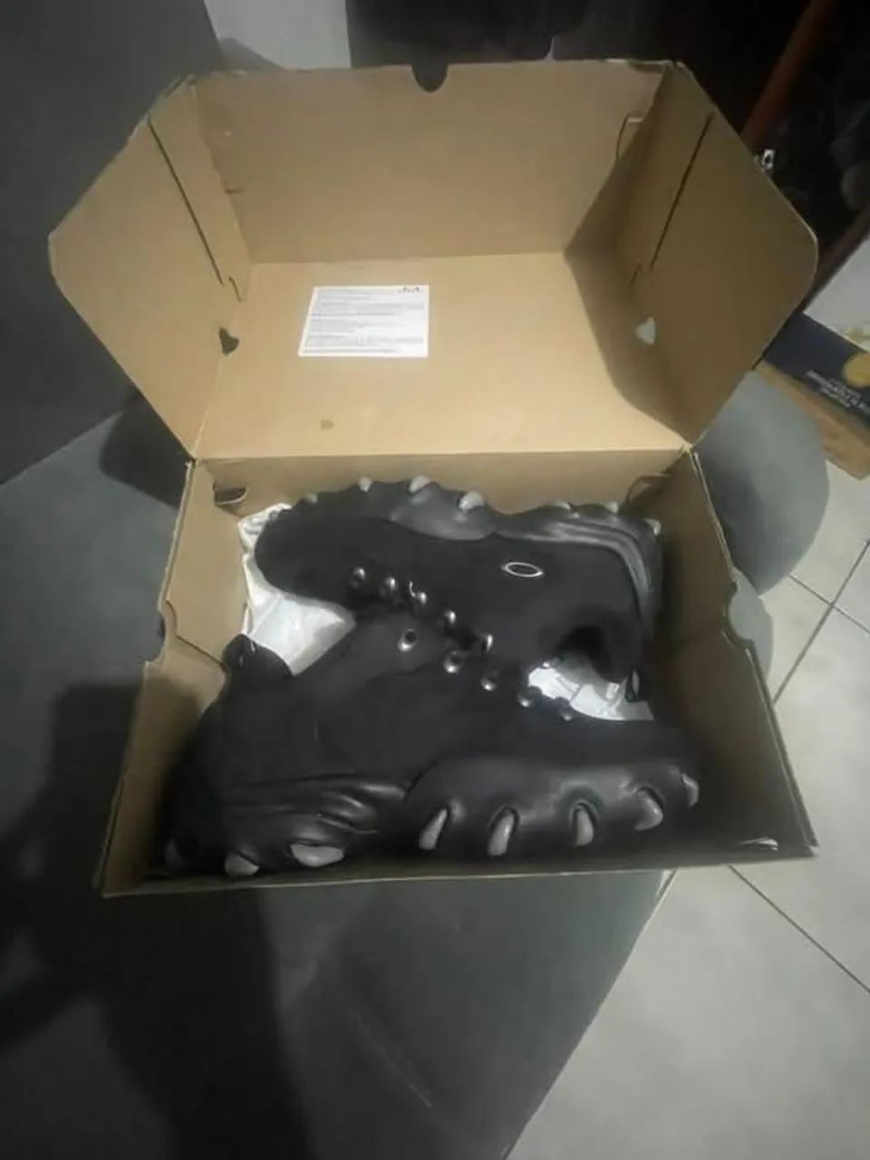 Tênis Oakley Bomber 3.0
