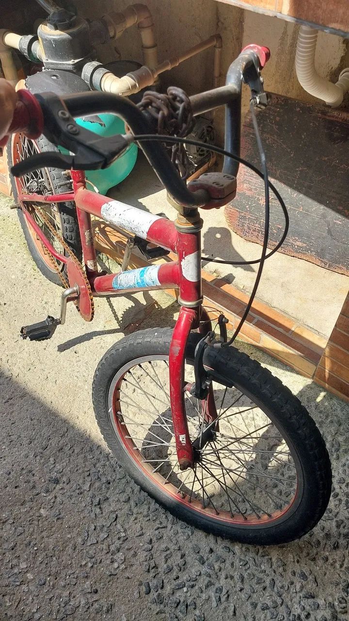 Bicicleta infantil seminova