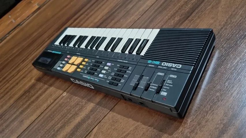 Teclado Casio Sk-8 Sampler Raridade (Usado) - Instrumentos