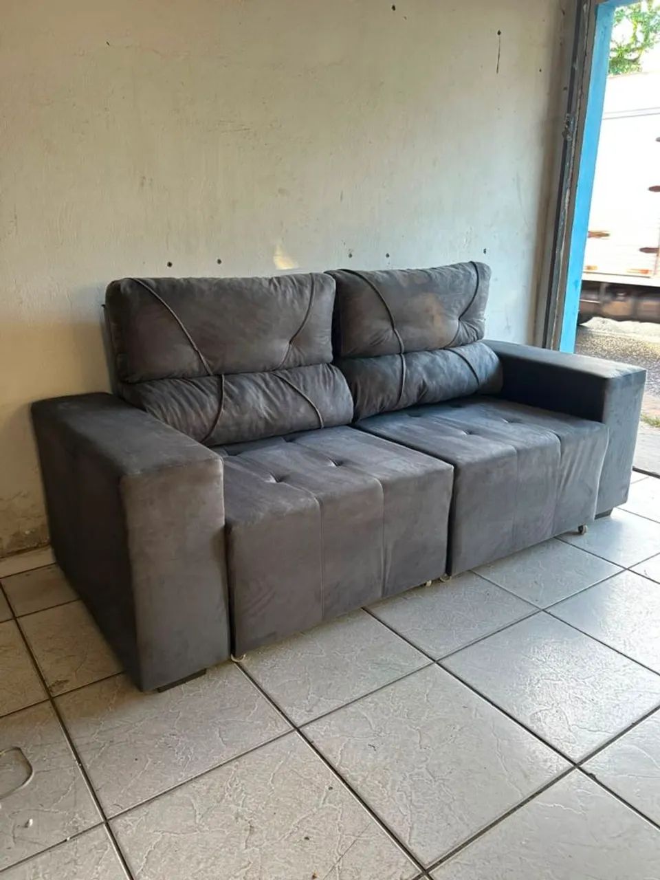 Vende se este sofá retrátil e reclinável  - Foto 3