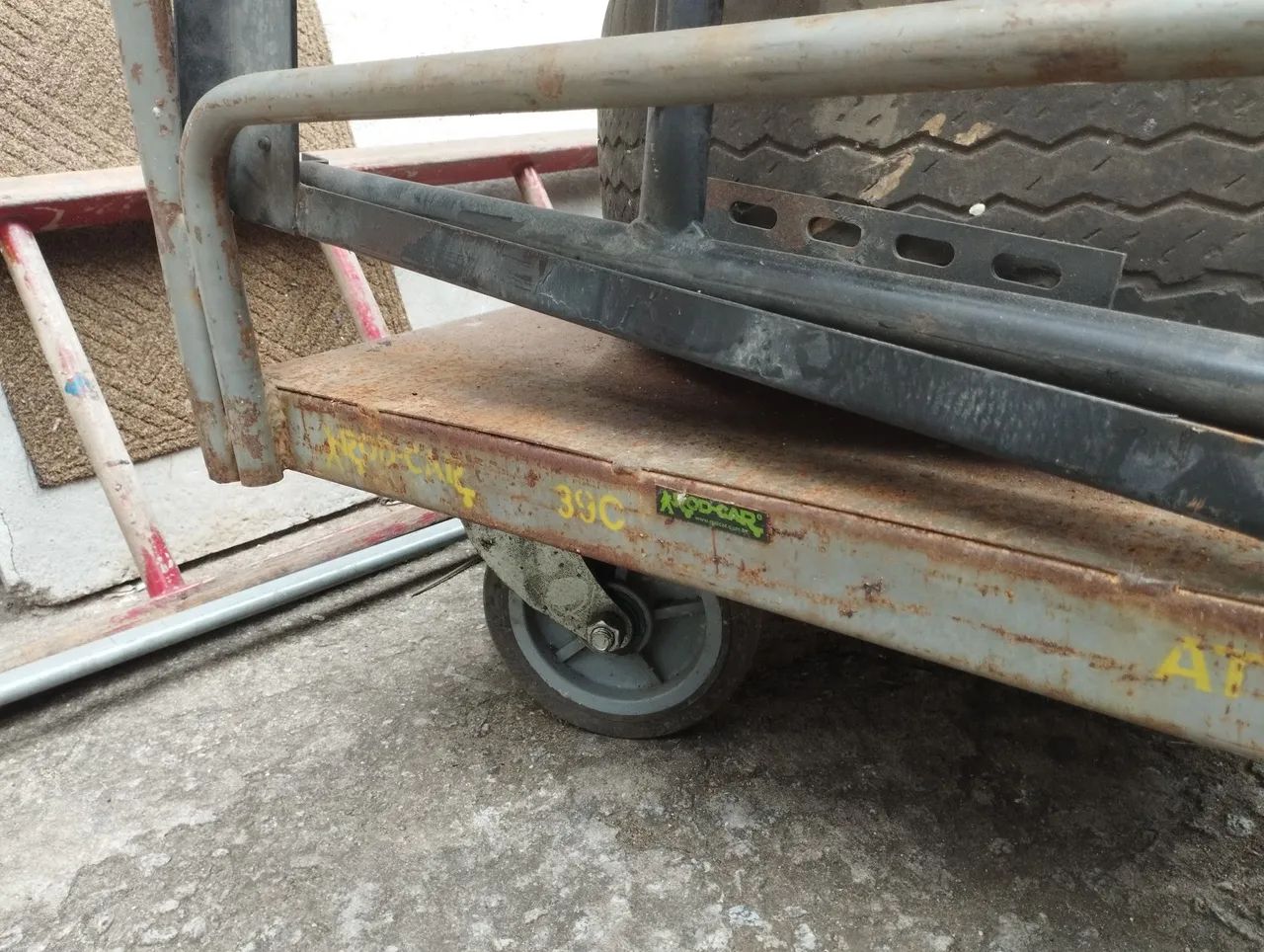 Carrinho plataforma 800 kg 1,50 x 0,8 - Foto 4