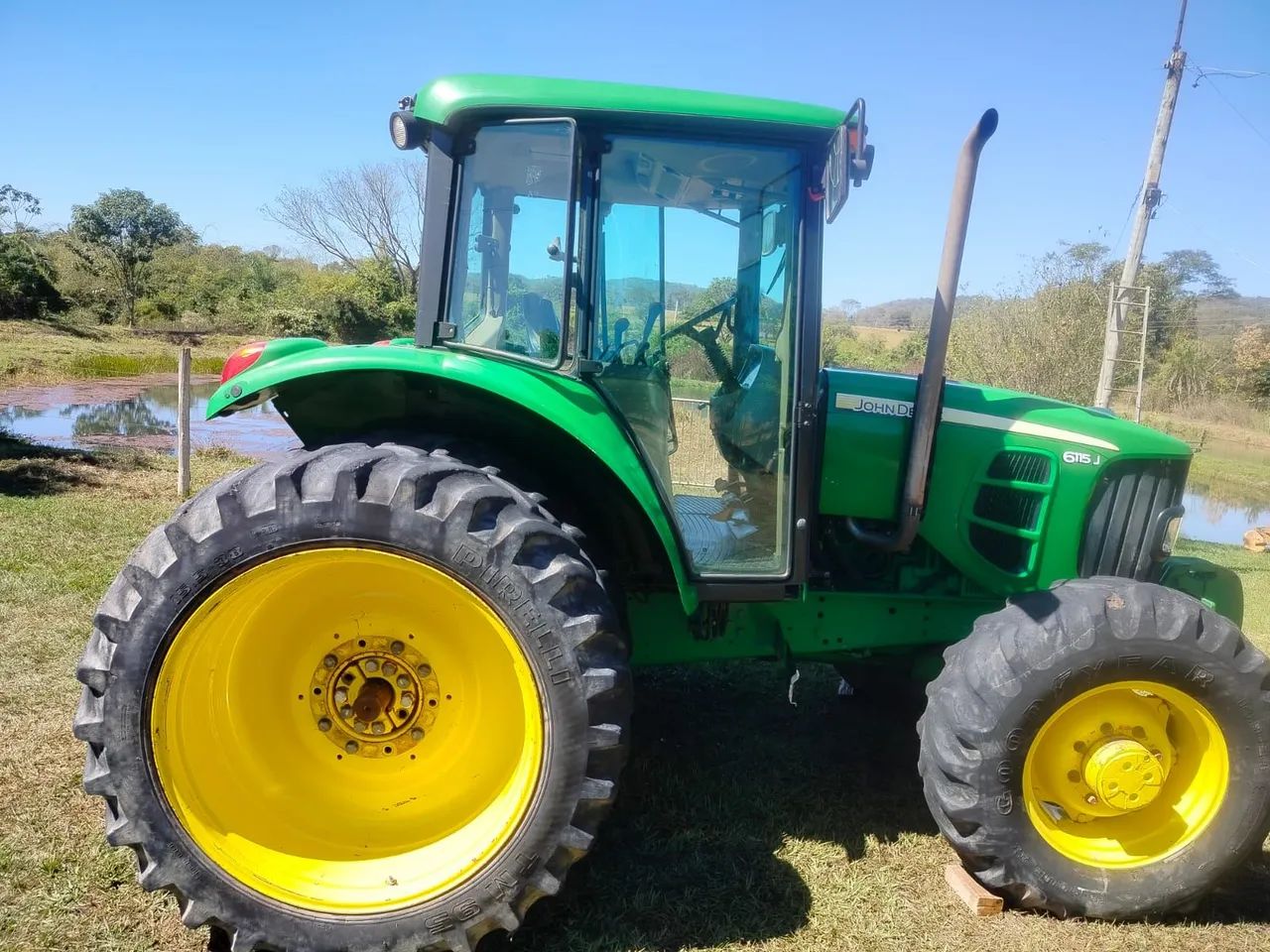 Trator Jhon Deere 6115j