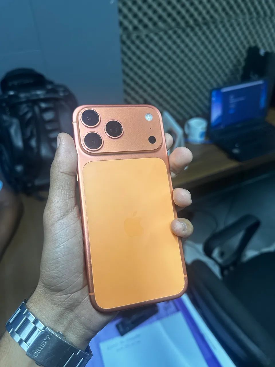 Iphone 17 pro Max Orange cosmic - Foto 3